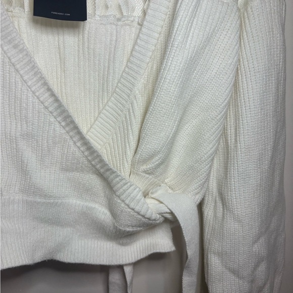 NWT White Wrap Sweater with unique design - Picture 4 of 6